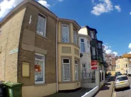 4 berth first floor flat Glen Villa 3