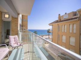 Beautiful Two Bedroom Apartment next to the beachfront, hotell i Torre de la Horadada