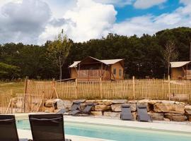 JOINS! Glamping Aquitaine, hotel in Saint Agne