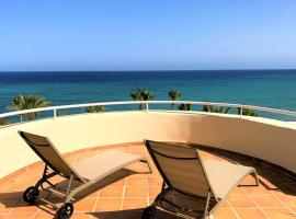 Beachfront PENTHOUSE - El MIRADOR DE BERMUDA BEACH &ndash; hotel w mieście Estepona