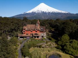 Petrohue Lodge – hotel w pobliżu miejsca Wulkan Osorno w mieście Petrohué