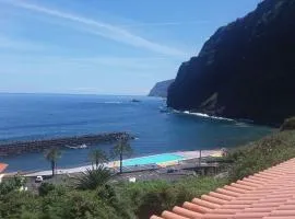 P Delgada 3-Bed House Sleeps 6 Parking & SeaView