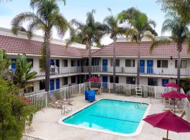 Motel 6-Santa Maria, CA - North, hotel near Santa Maria Public (Capt. G. Allan Hancock Field) - SMX, Santa Maria