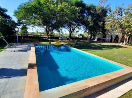 Kampu Nature Pool Villa Rayong, vila v destinaci Rayong
