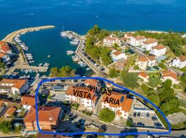 Boutique Resort Villa VISTA，位于马林斯卡的旅馆