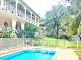 Spacieuse villa à Deshaies avec piscine privée