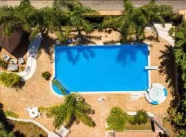 4 bedrooms villa with private pool jacuzzi and enclosed garden at Partinico 9 km away from the beach