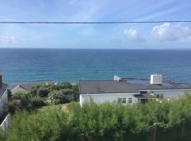 Captivating 8-Bed House in Porthleven, pet-friendly hotel in Porthleven