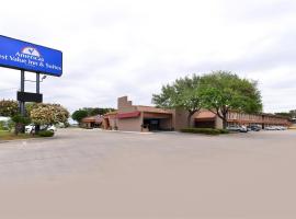 Americas Best Value Inn and Suites Victoria: Victoria şehrinde bir otel