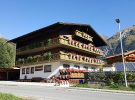 Ferienhaus Tirolerhof, hotel v destinaci Kals am Großglockner