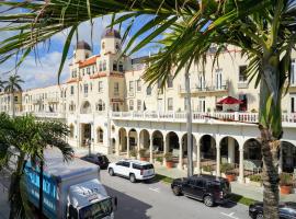 Palm Beach Historic Hotel Petite Retreat 1 block to beach! New bed! Improved Internet! Valet parking included! – hotel w mieście Palm Beach