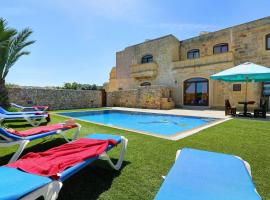 Villa Savona 3 Bedroom Villa with private pool, partmenti szállás Xagħrában