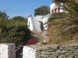 Stunning House in Sifnos Island Chrisopigi, hotel a Chrisopigi