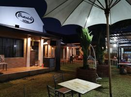 Baan Suanrimnam Maetang, hotel v destinaci Mae Taeng