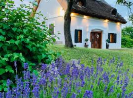 Kál Kőve Vendégház és Bortéka: Köveskál şehrinde bir otel