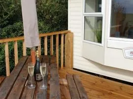 Captivating 2-Bed static caravan in Holyhead