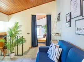 Blue Attic - Historical Como City Center by Rent All Como