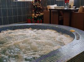 Igguldene Retreat with Jacuzzi ที่พักให้เช่าติดทะเลในเดล