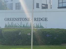 Greenstone Ridge Apartment, hôtel à Johannesbourg près de : Golf de Modderfontein