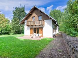 Holiday home with a convenient location in the Giant Mountains for summer & winter!, villa in Rudník