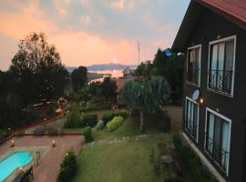 Jayshin Lake Vaitarna Resort - Igatpuri, viešbutis su baseinais mieste Igatpuris