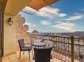Gefest Luxury Sea View Apartment