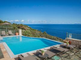 Anninata Villa Sleeps 8 with Pool Air Con and WiFi, hotel in Annináta