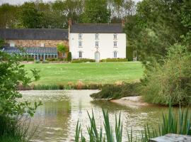 Heron House at Millfields Farm Cottages, hotel en Hognaston