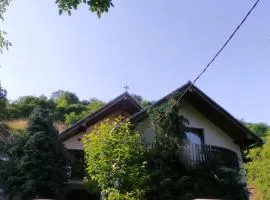 Spacious chalet in Sibiel with mountain and lake views + Jacuzzi