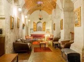 Hotel Los Tambos Colonial