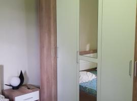 Joli F3 à une minute de la plage, Hotel in Bouéni