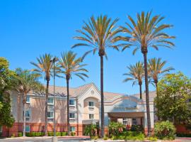 Sonesta Simply Suites Orange County Airport, hotel in Santa Ana