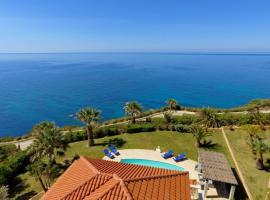 Villa in Kleismata Sleeps 7 includes Swimming pool and Air Con 9, hotel in Klísmata