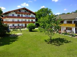 Ferienwohnungen Loisenhof – apartament w mieście Gstadt am Chiemsee