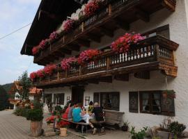 Stöttnerhof Urlaub auf dem Bauernhof, hotel in Bernau am Chiemsee