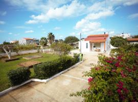 Evas House 7 mins walk to beach, hotel em Stavros