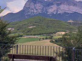 Preciosas Vistas a La Montaña, Luminoso y Acogedor, casa per le vacanze a El Pueyo de Araguás