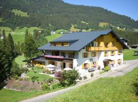 Gästehaus Tannegg, Hotel in Mittelberg