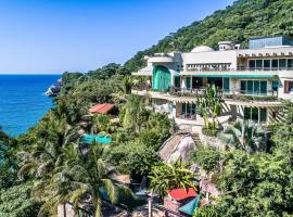 South Shore Villa Armonia Luxury Boutique, guest house in Puerto Vallarta