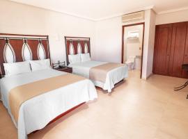 Hotel Alcazar - Guadalajara Centro Historico، فندق في غواذالاخارا