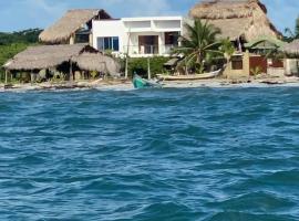 Luna Roja casa Frente al Mar y glamping, glamping site in San Onofre