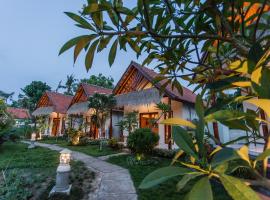 Camar Cottage & Hostel, hotell i Nusa Penida