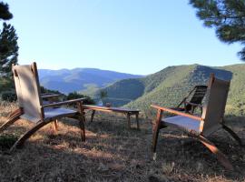 Gites-Terroirs-Occitanie, hotel in Felluns