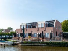 De Watersport Heeg, hotell i Heeg