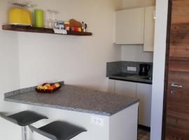 Casa Lassù., hotel in Carano