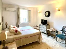 Un Coin De Luberon, hotell i LʼIsle-sur-la-Sorgue