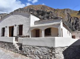 El Caucillar, hotel v destinaci Iruya