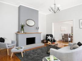 Advilla - stylish, charming and central location, holiday home in Bowral