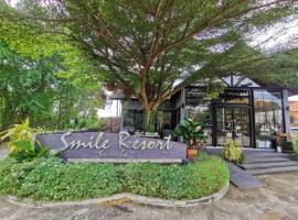 Smile Resort Sriracha – hotel w pobliżu miejsca J-Park Nihon Mura Community Mall w mieście Si Racha