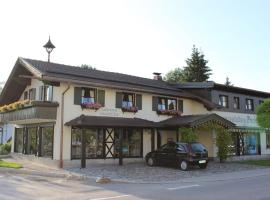 Gästehaus Sattlerhof, hotel em Bernau am Chiemsee